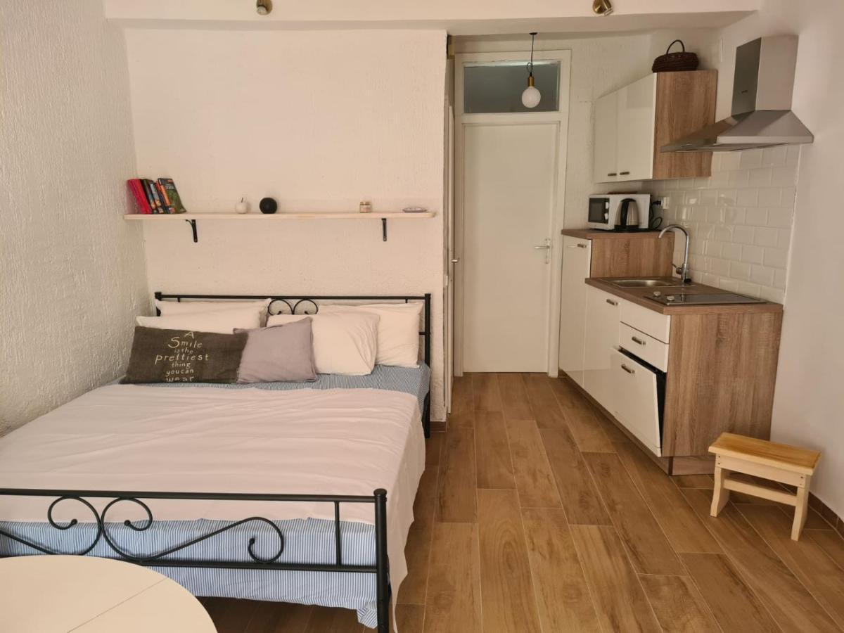 Studio Apartman Lidija ชิเบนิก ภายนอก รูปภาพ